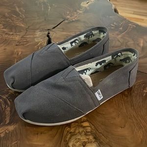 TOMS Classics